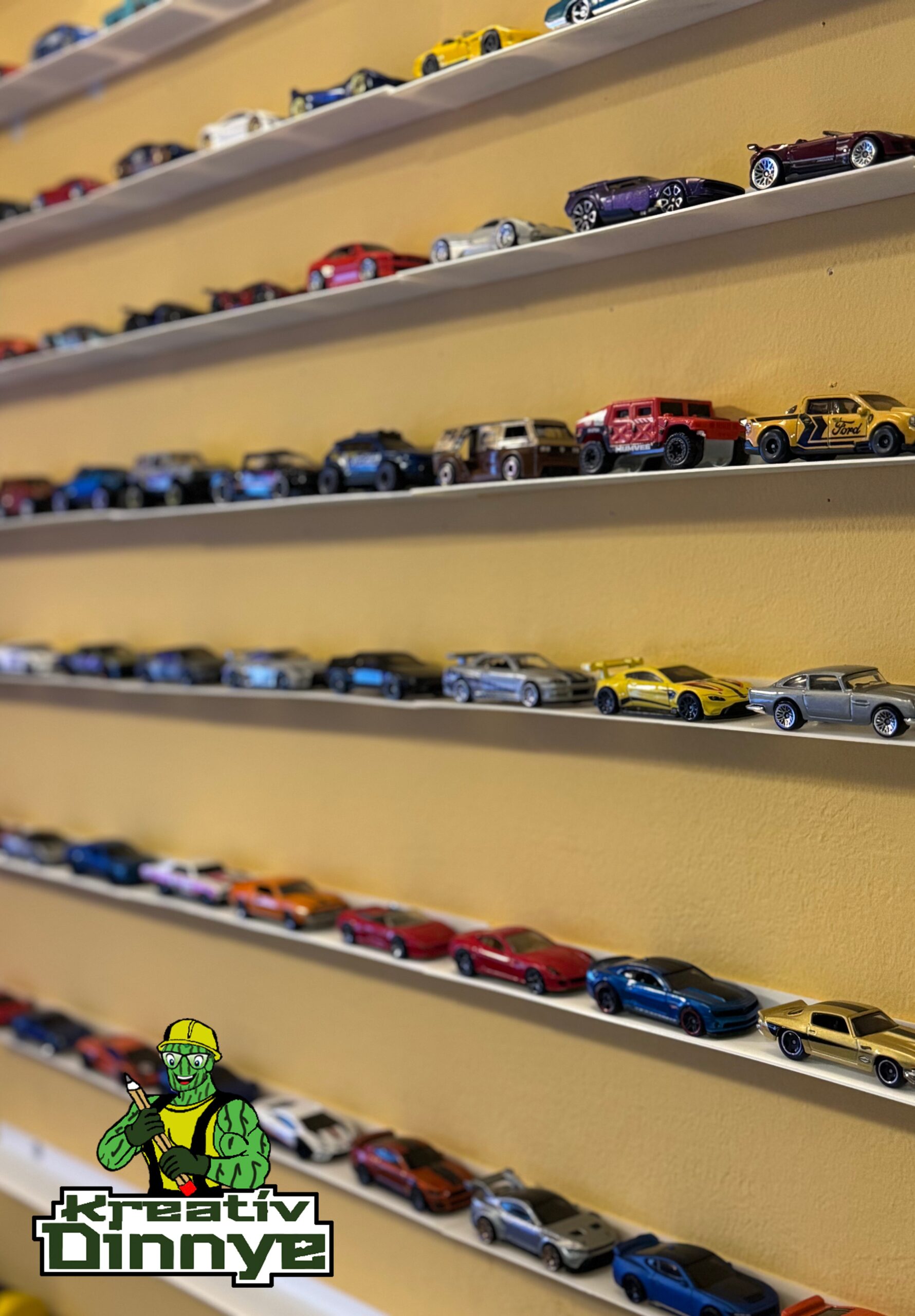 Hot Wheels / Matchbox "minimal" fali polc (5db)